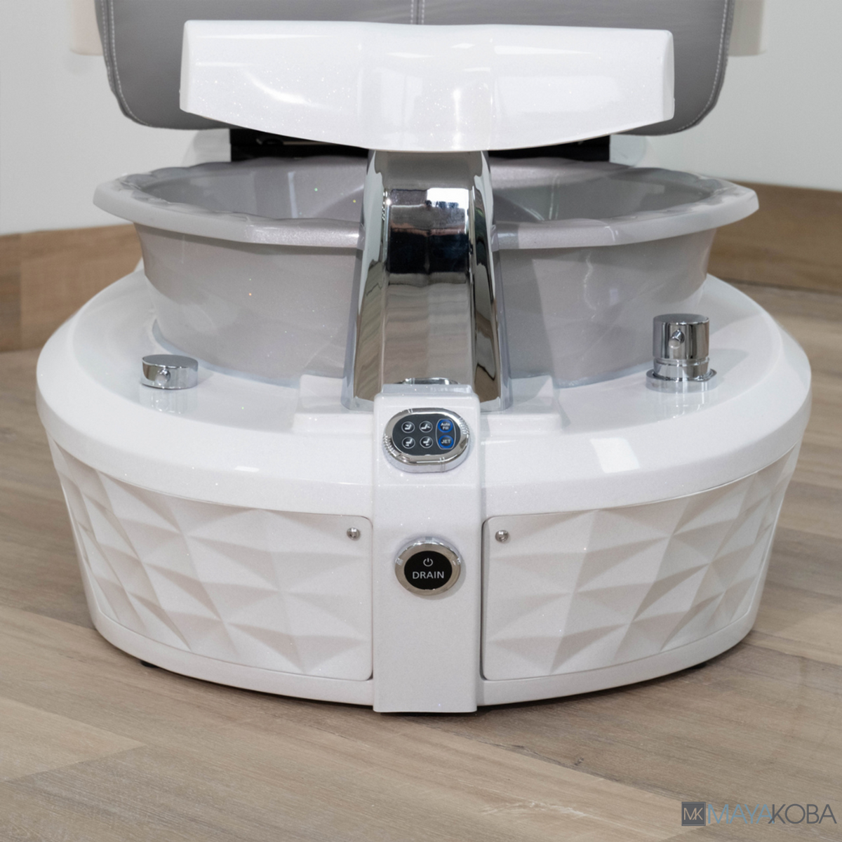 GEOM I Pedicure Spa with FX Chair Top by Mayakoba