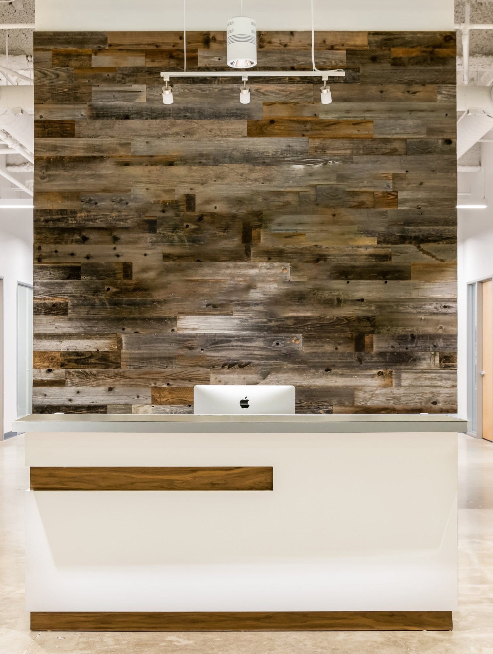Maddox White Reception Counter - image 1
