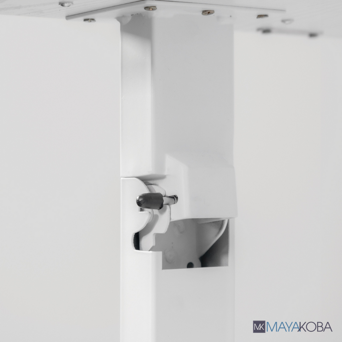 TAYLOR Foldable Manicure Table by Mayakoba