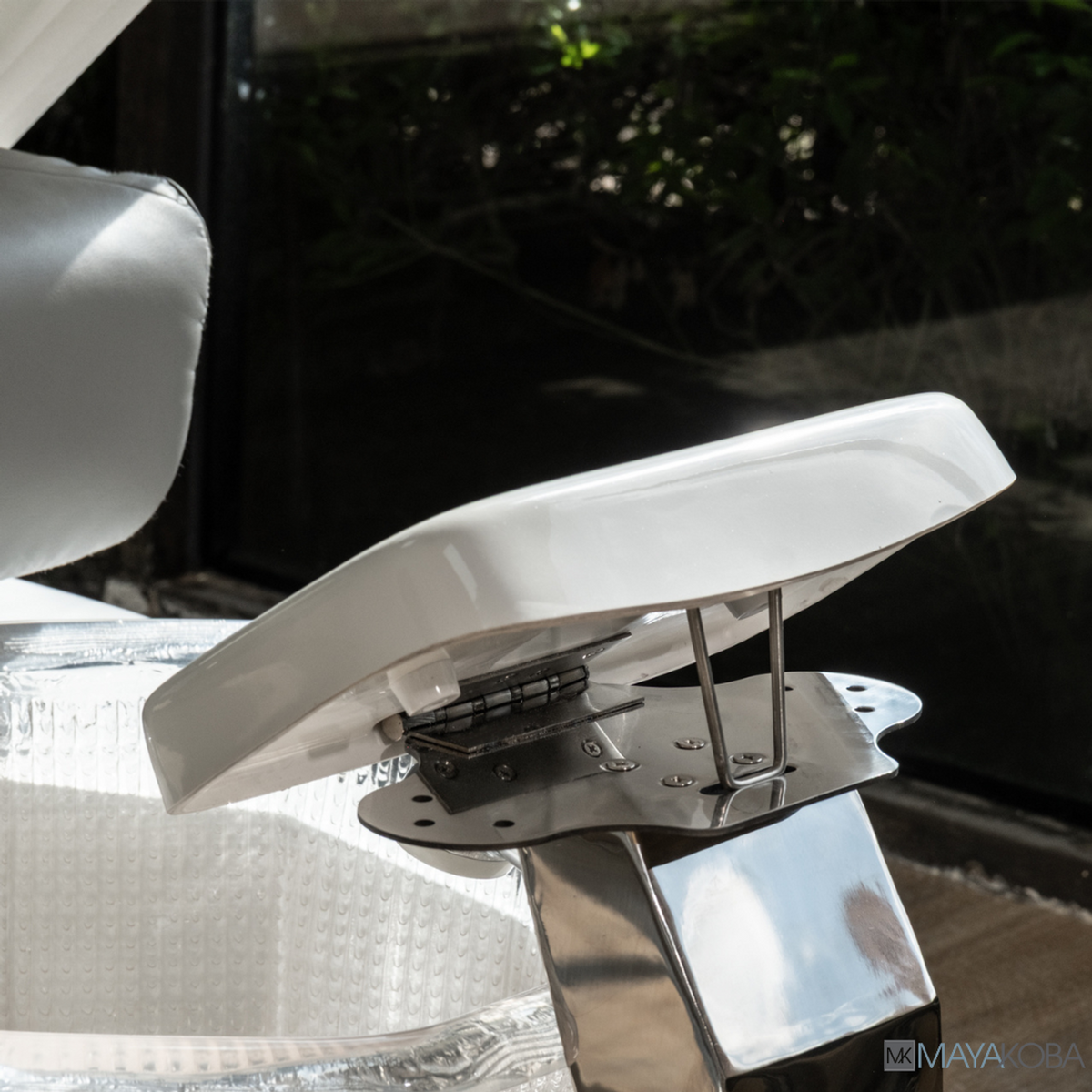 GEOM II Pedicure Spa with DX Chair Top by Mayakoba