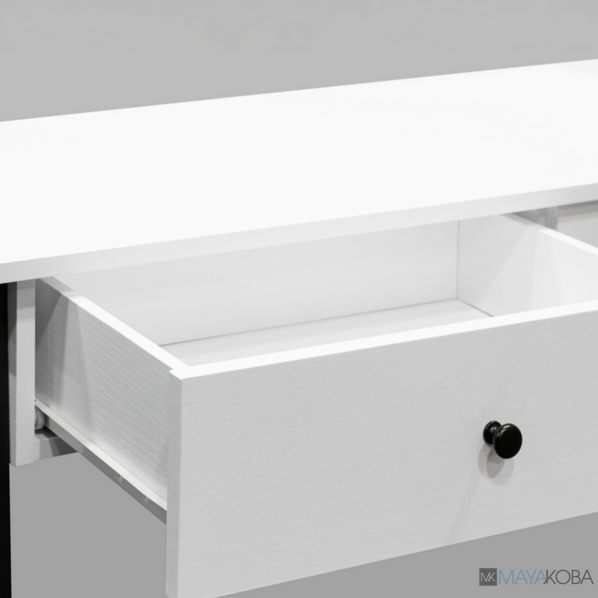 NOOK Manicure Table